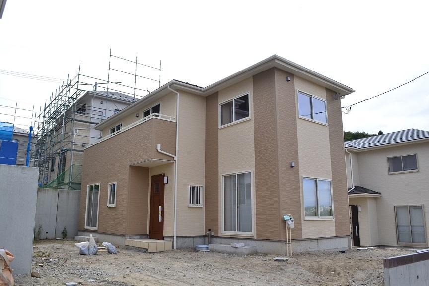 Local appearance photo. 25 Building