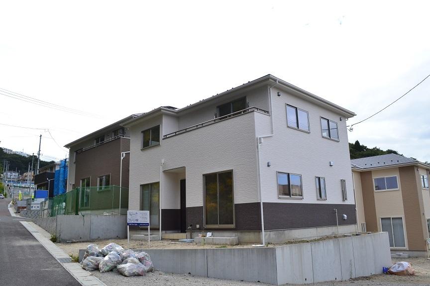 Local appearance photo. 26 Building