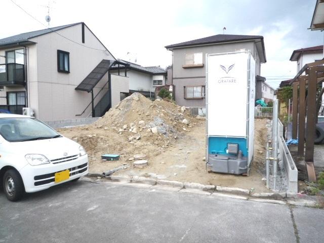 Local appearance photo. Local (10 May 2013) Shooting