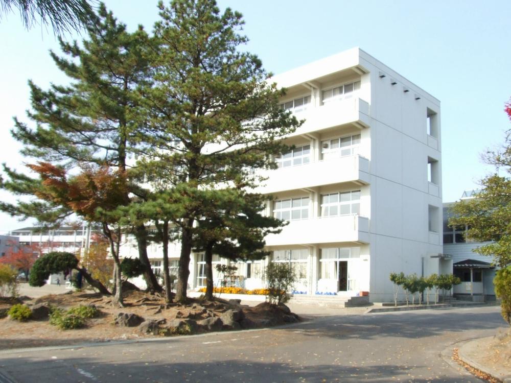 Primary school. Sendai Municipal Komatsushima 400m up to elementary school