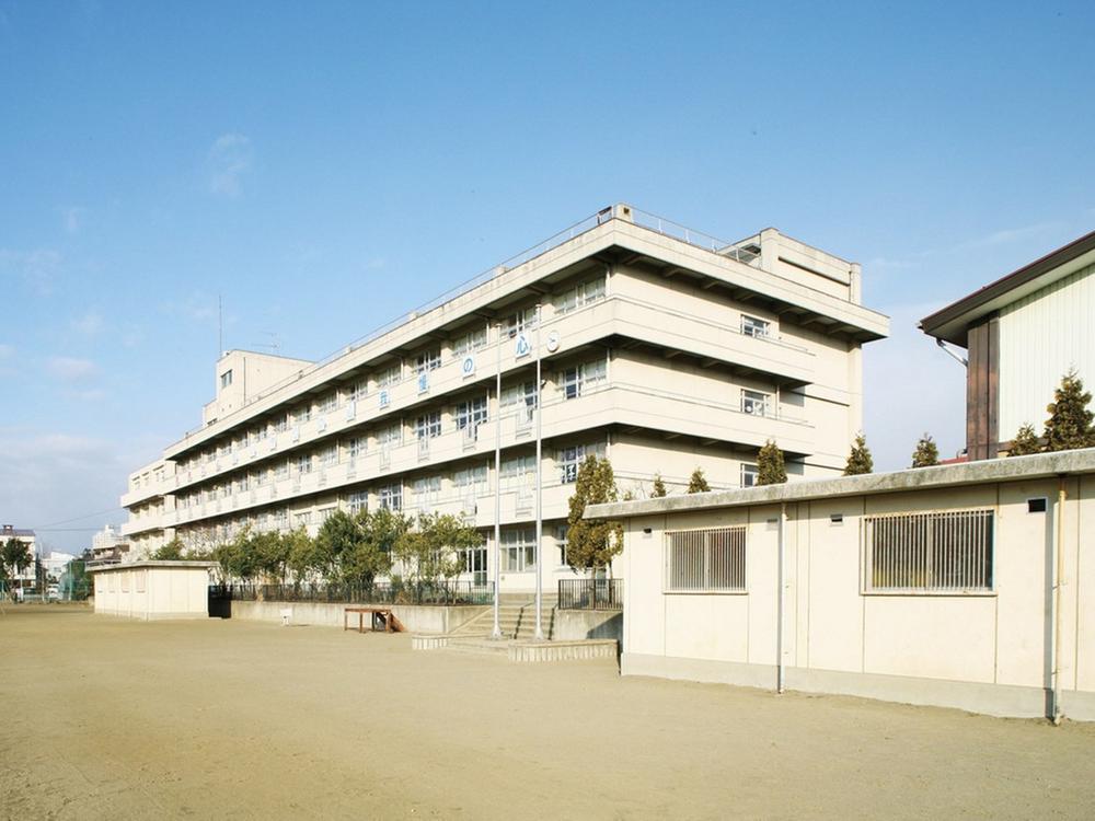 Junior high school. 901m to Sendai Municipal Saiwaicho junior high school