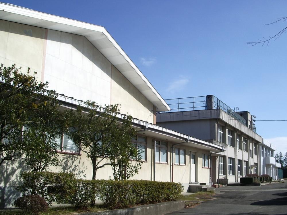 Junior high school. 721m to Sendai Municipal Kitasendai junior high school