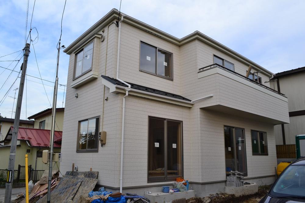 Local appearance photo. Local (10 May 2013) Shooting