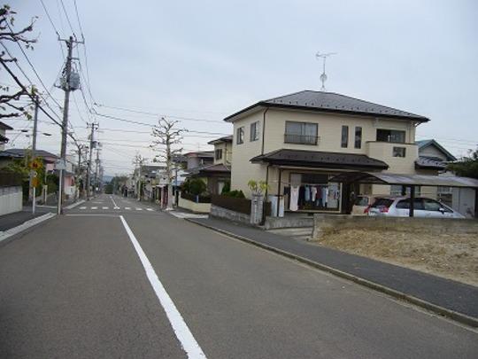 Local photos, including front road. Frontal road