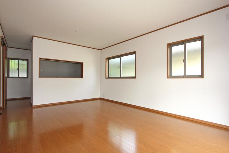 Same specifications photos (living). (1 Building) same specification