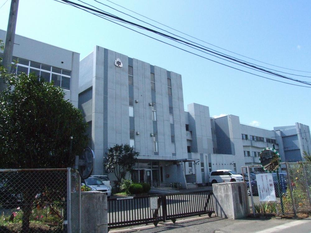 Junior high school. 1820m to Hirose Junior High School