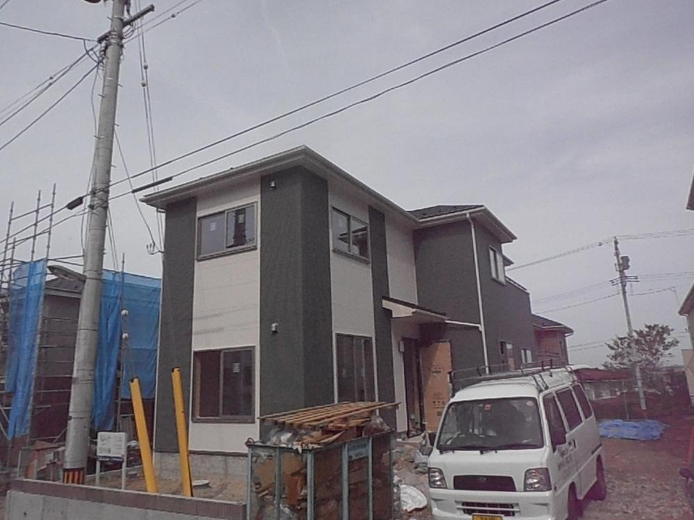 Local appearance photo. Local (10 May 2013) Shooting