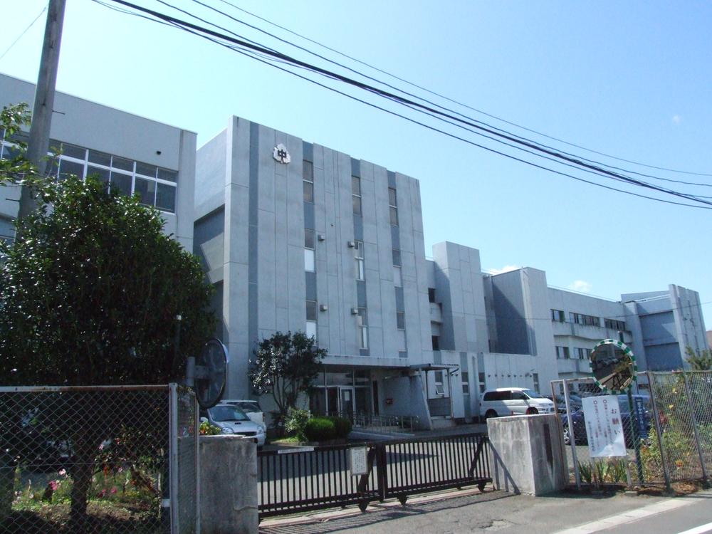 Junior high school. Hirose Junior High School 3120m to