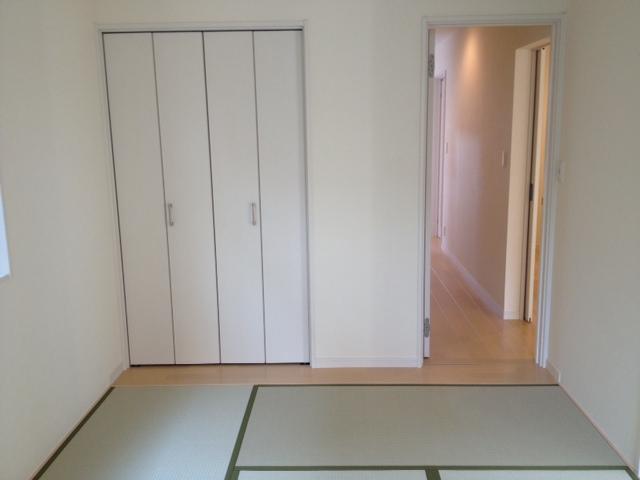 Non-living room. Room (May 2013) Shooting