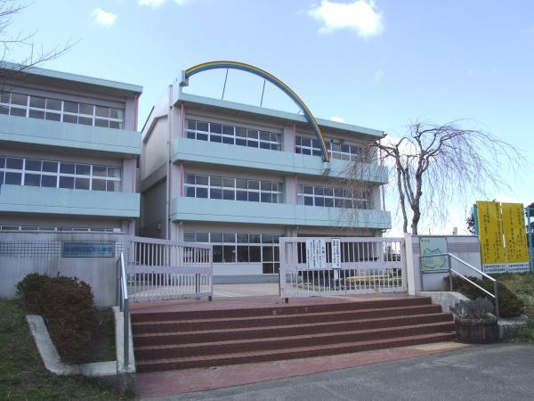 Primary school. Kurio to elementary school 334m