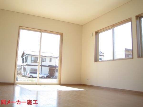 Same specifications photos (Other introspection)