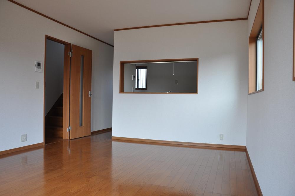 Same specifications photos (living)