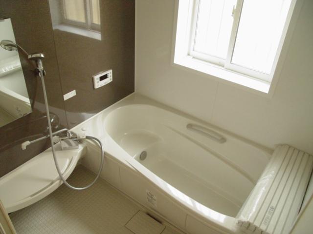 Same specifications photo (bathroom)