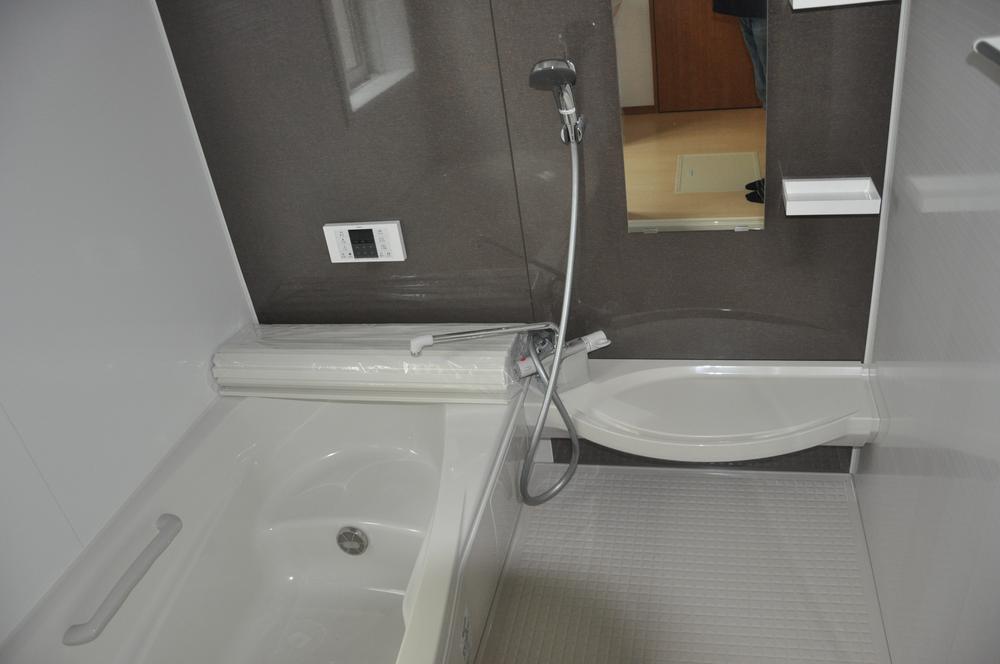Same specifications photo (bathroom)