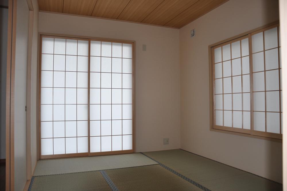 Same specifications photos (Other introspection)