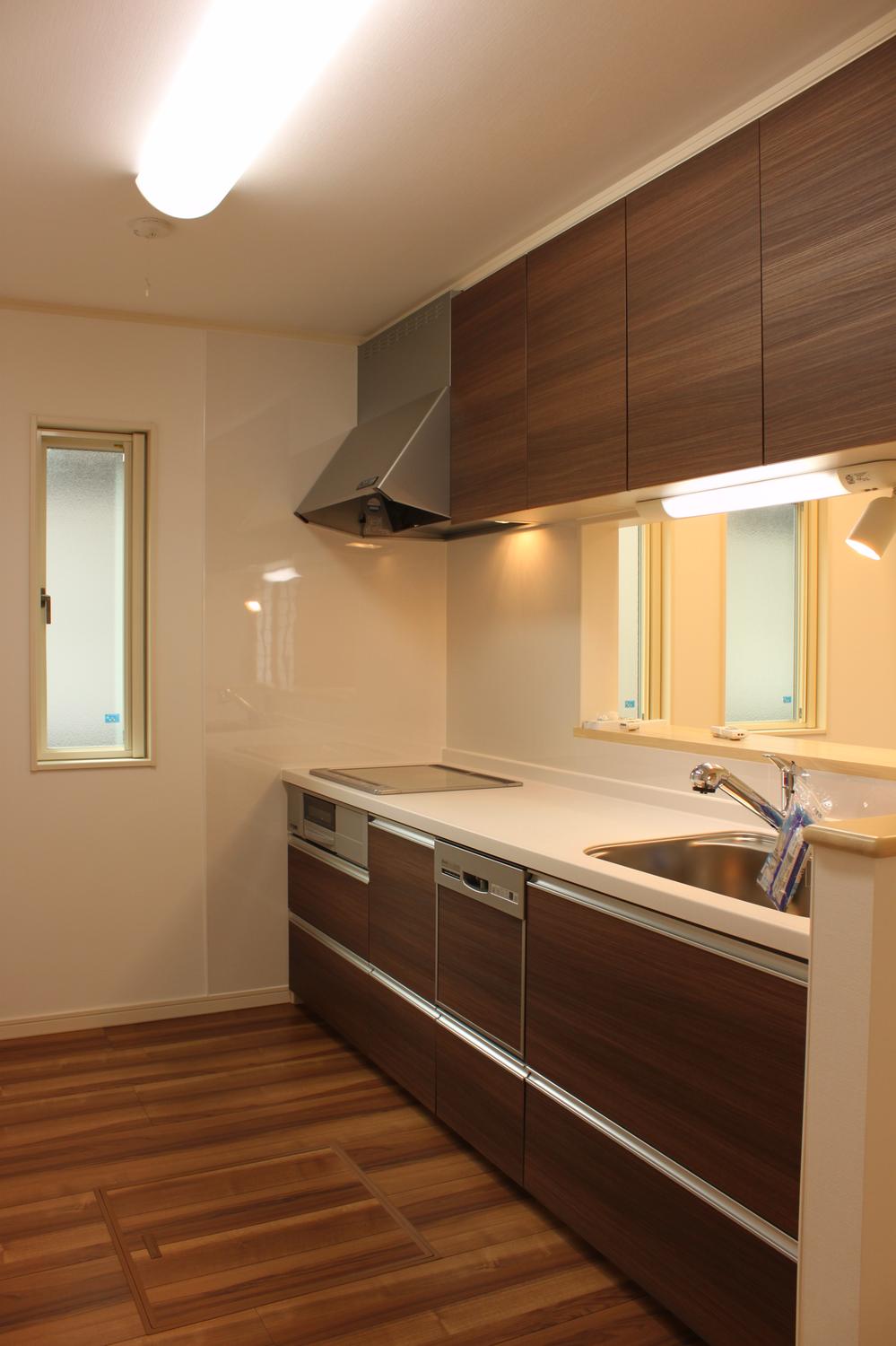 Same specifications photo (kitchen)