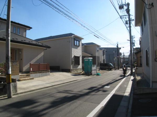 Streets around. 1m to the periphery of the city skyline