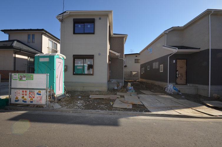 Local photos, including front road. November 9 days now