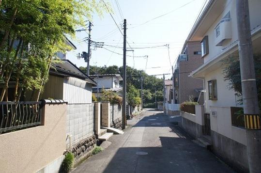 Local photos, including front road. Frontal road