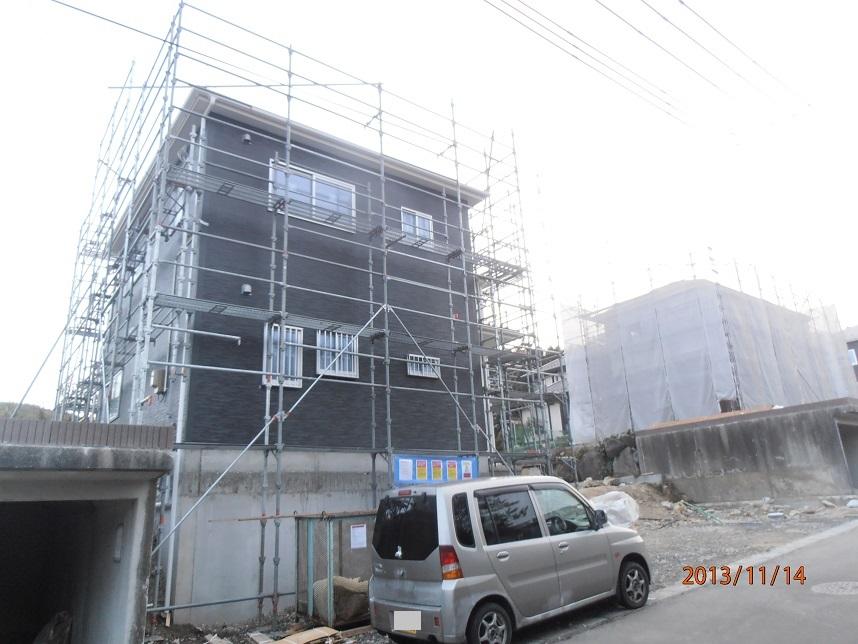 Local photos, including front road. Local (11 May 2013) Shooting