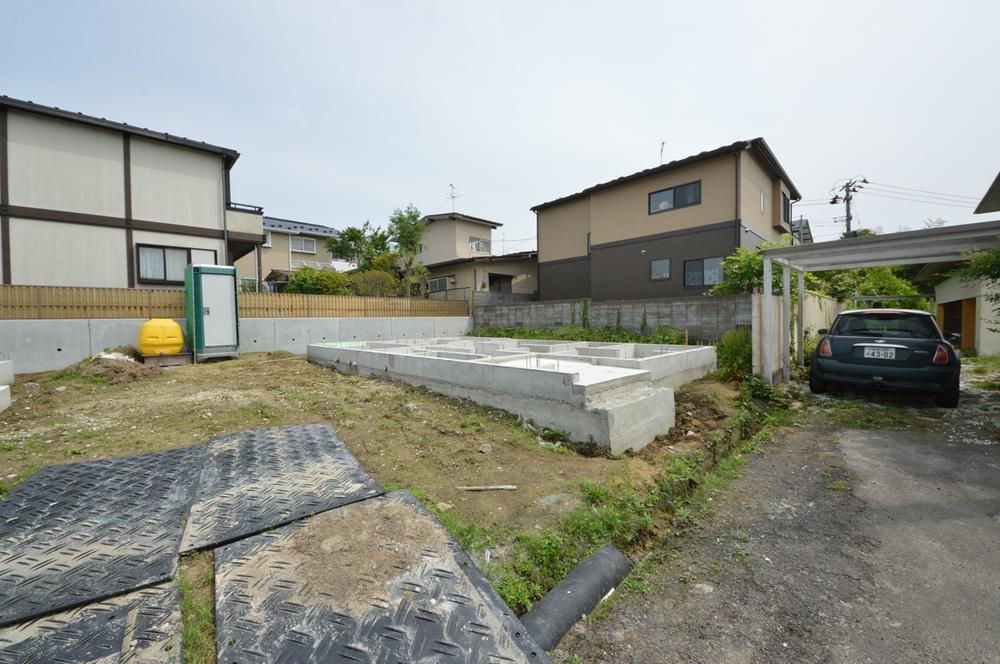 Local photos, including front road. Local (July 2013) Shooting