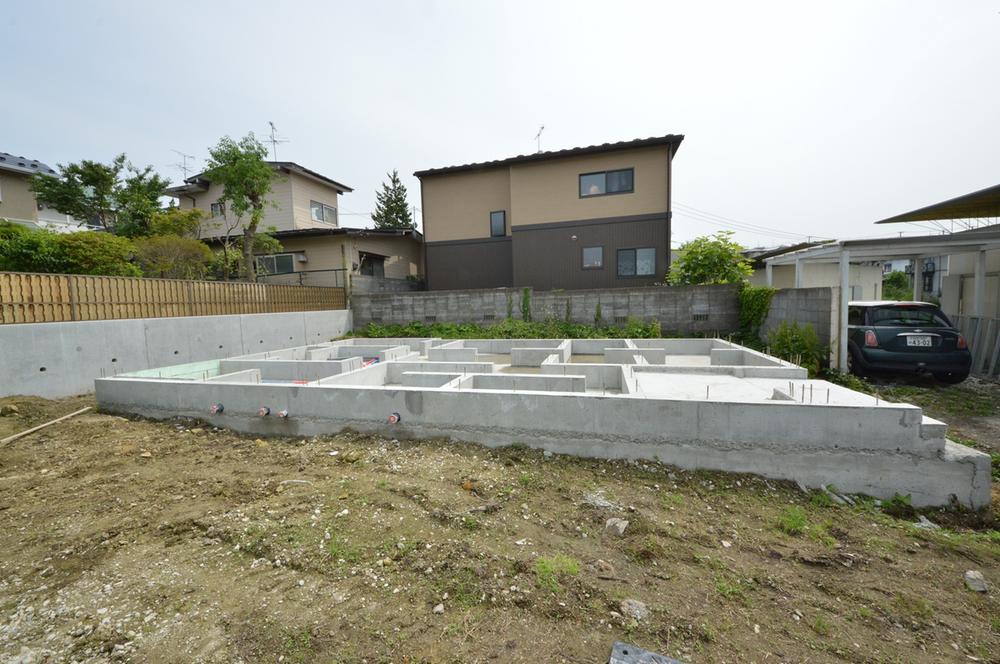 Local photos, including front road. Local (July 2013) Shooting