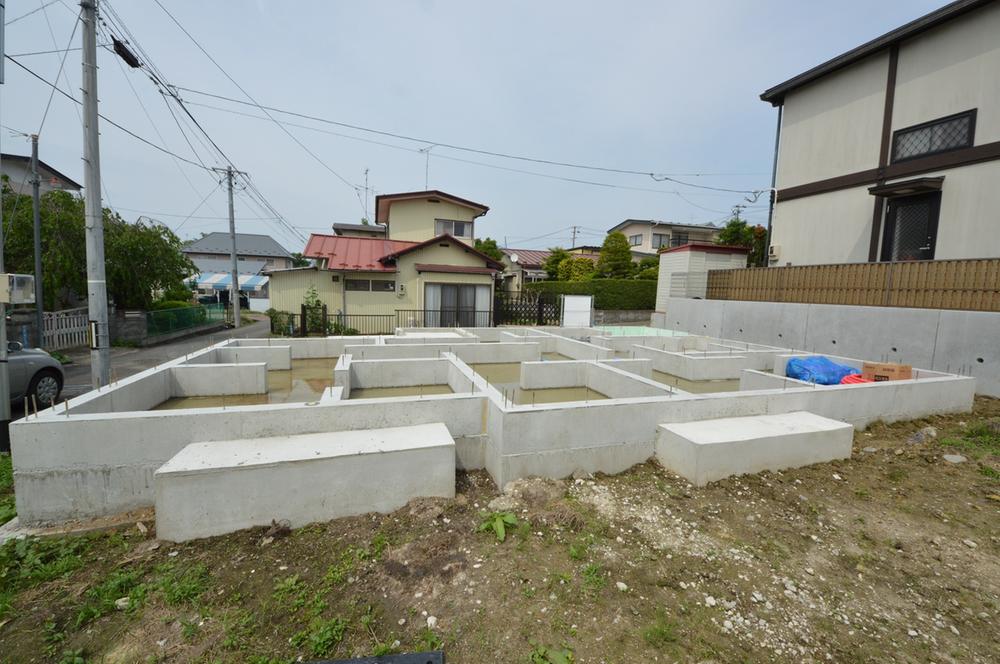 Local photos, including front road. Local (July 2013) Shooting