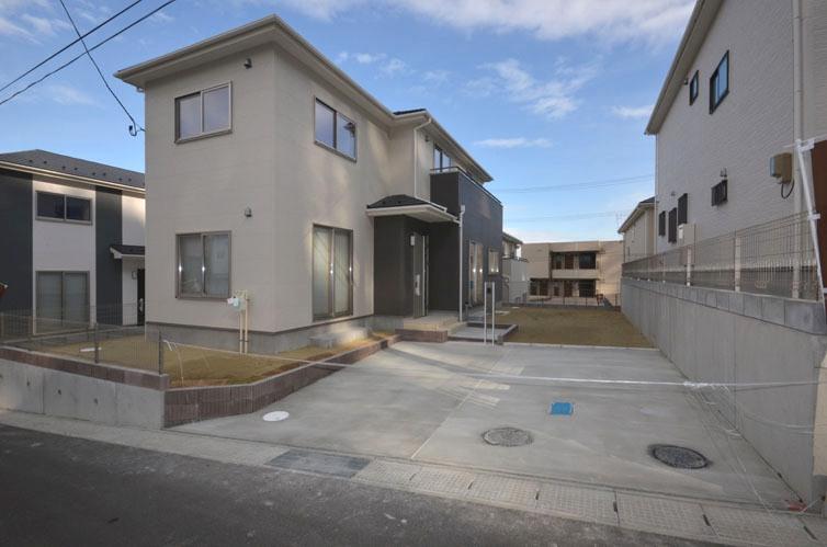 Local photos, including front road. 19 Building Preview available