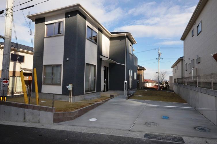 Local photos, including front road. 20 Building Preview available