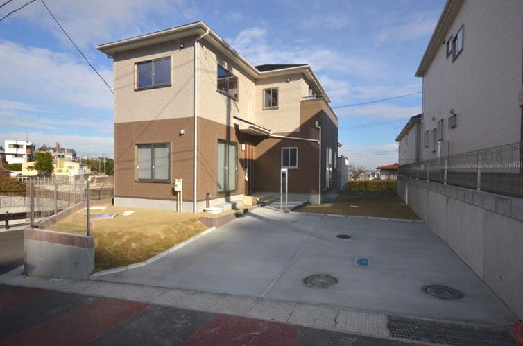 Local photos, including front road. 21 Building Preview available Northwest corner lot