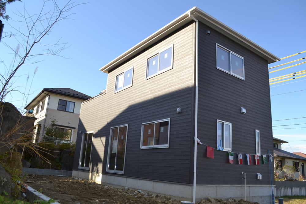 Local appearance photo. (1 Building) 2013 November shooting