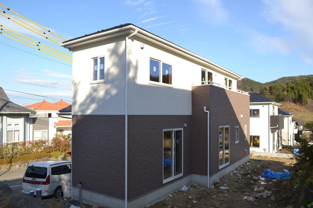 Local appearance photo. (Building 2) 2013 November shooting