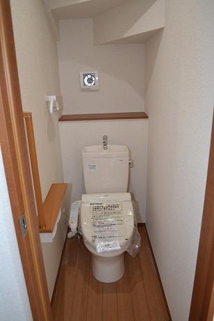 Toilet. Same specifications ・ Bidet ・ Bidet ・ Auto power deodorizing ・ Seat sensor ・ Heating toilet seat ・ Toilet seat and lid soft closure ・ Timer power saving ・ Random power-saving ・ Toilet seat and lid one-touch detachable ・ Nozzle cleaning function ・ antibacterial