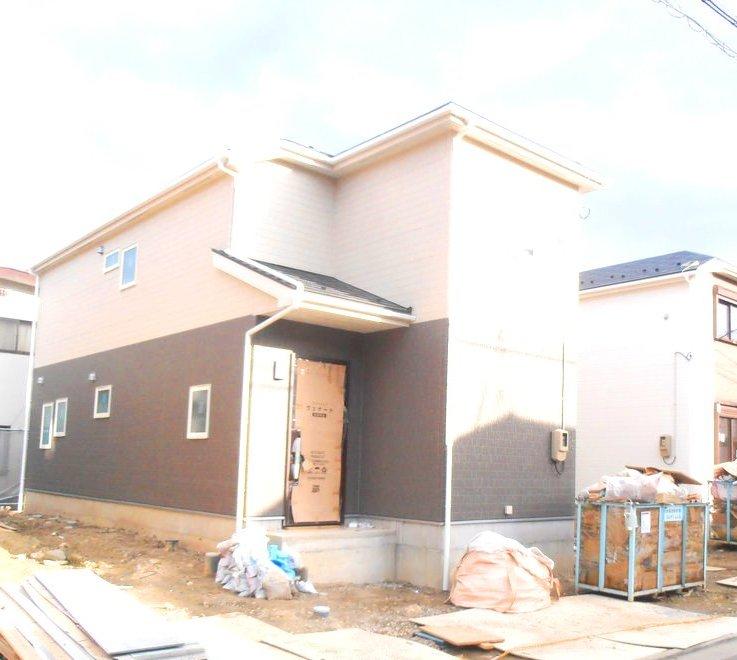 Local appearance photo. (2) Building: local (11 May 2013) Shooting