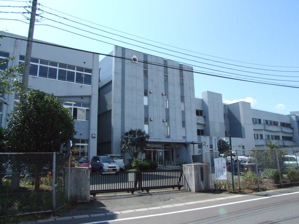 Junior high school. 1410m to Hirose Junior High School
