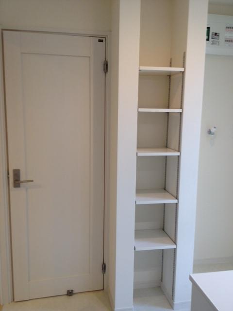 Wash basin, toilet. Room (May 2013) Shooting