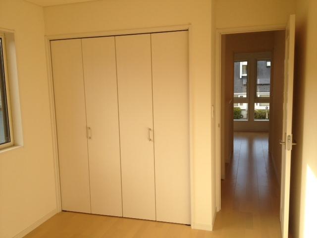 Non-living room. Room (May 2013) Shooting