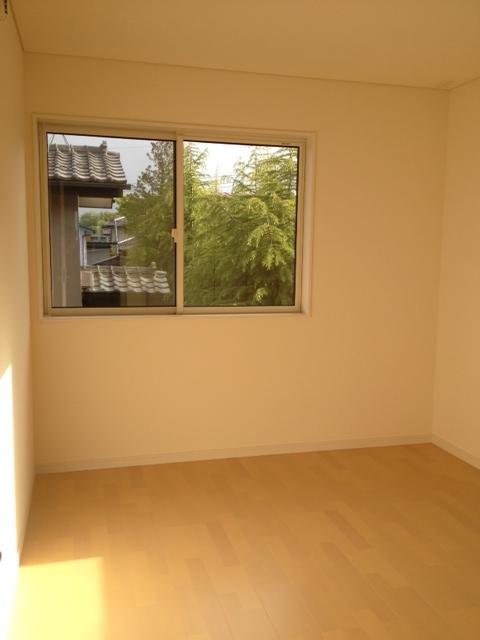 Non-living room. Room (May 2013) Shooting