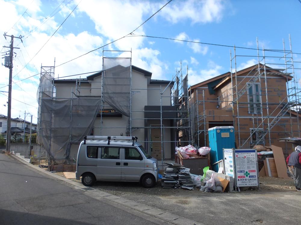 Local photos, including front road. Local (11 May 2013) Shooting