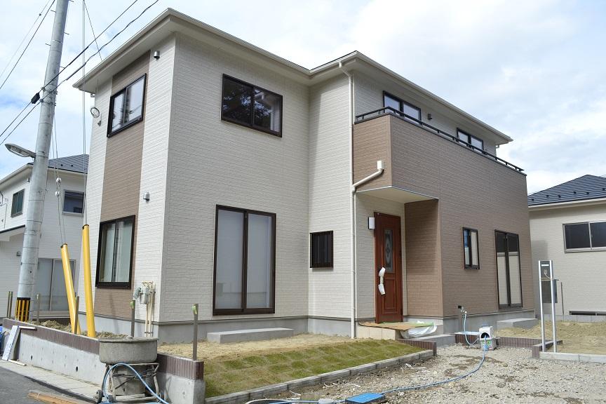 Local appearance photo. Building 2