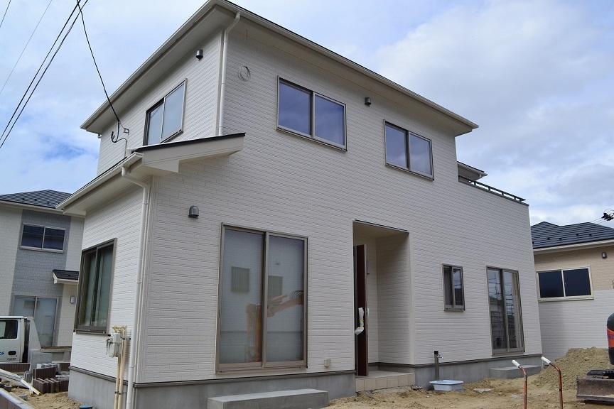 Local appearance photo. Building 3