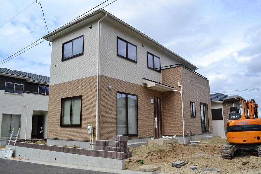 Local appearance photo. 5 Building