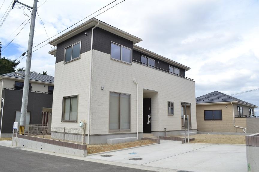 Local appearance photo. 6 Building