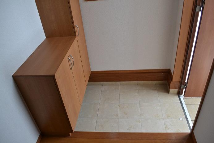 Entrance. Same specifications Entrance Building 2