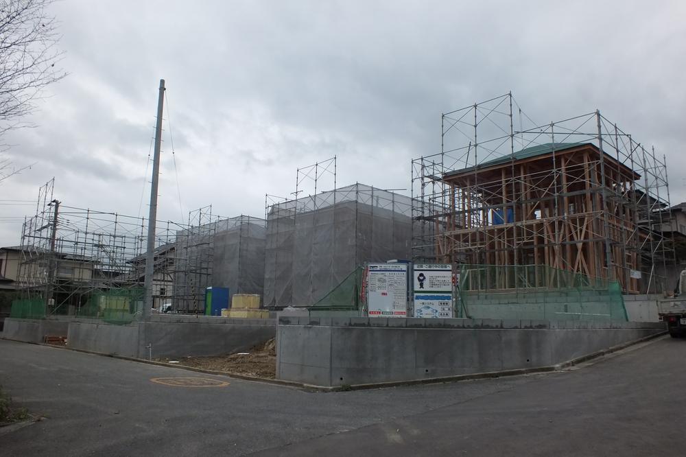 Local photos, including front road. Local (10 May 2013) Shooting