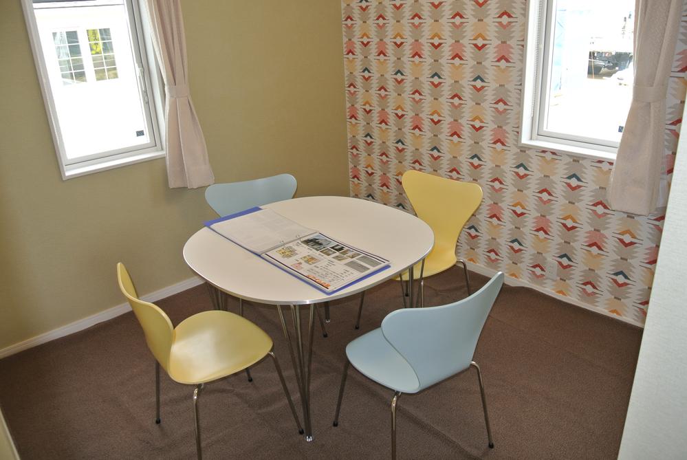 Non-living room. Western-style 5.2 Pledge