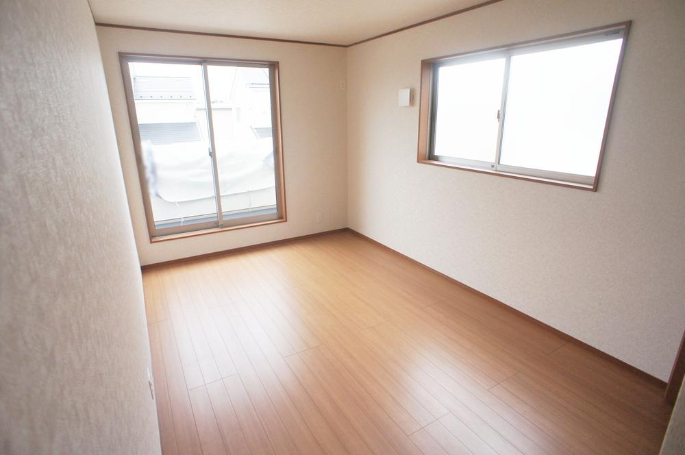 Same specifications photos (living)