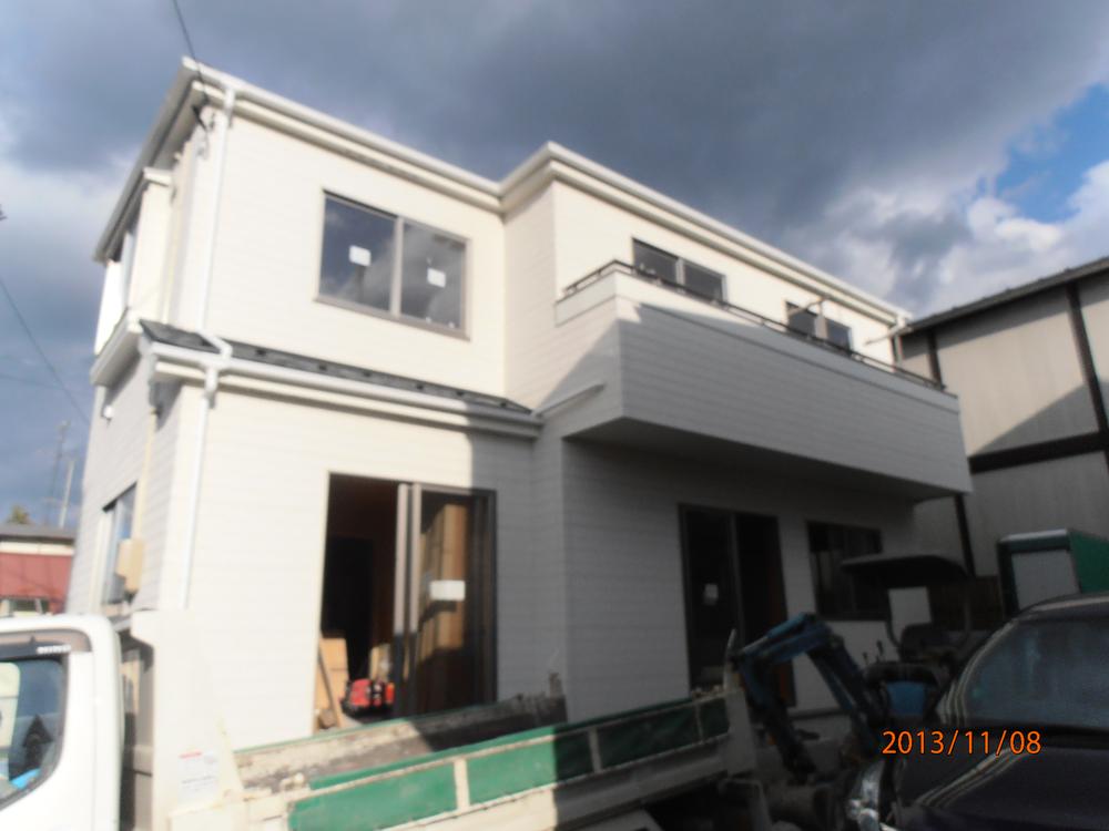 Local appearance photo. Local (11 May 2013) Shooting