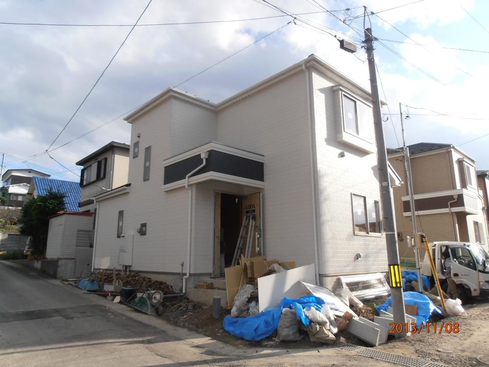 Local photos, including front road. Local (11 May 2013) Shooting