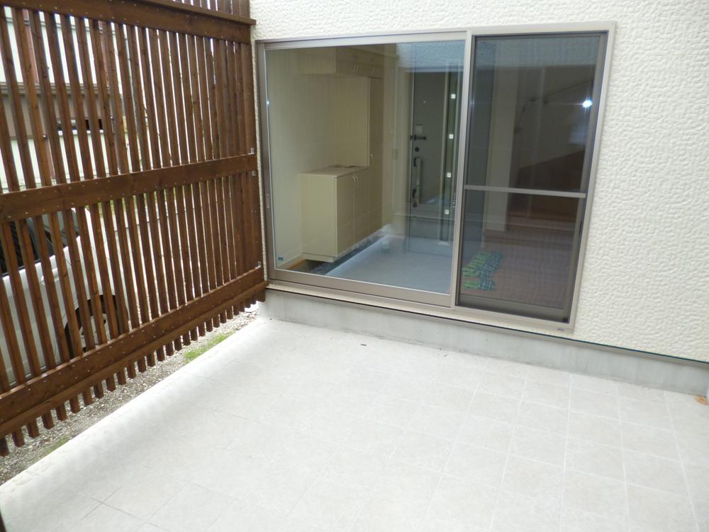 Other introspection. Courtyard space which can be used in multi-purpose